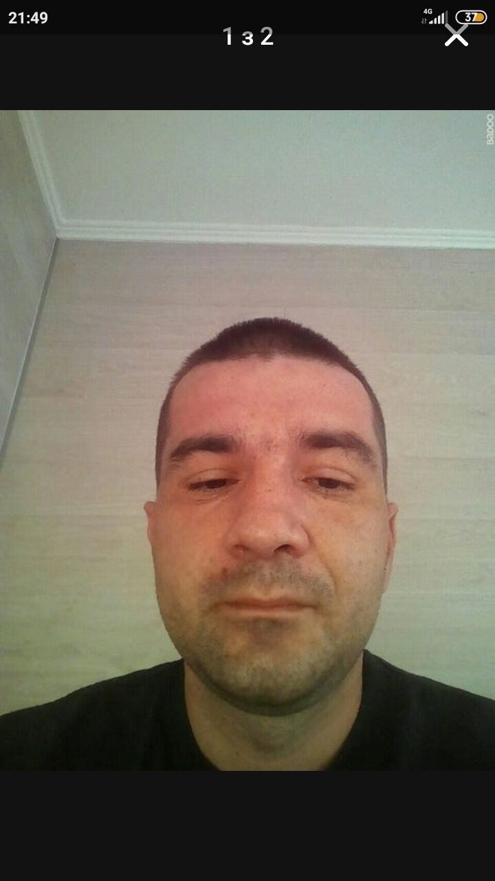  44269070  Viktor, 40 ,    