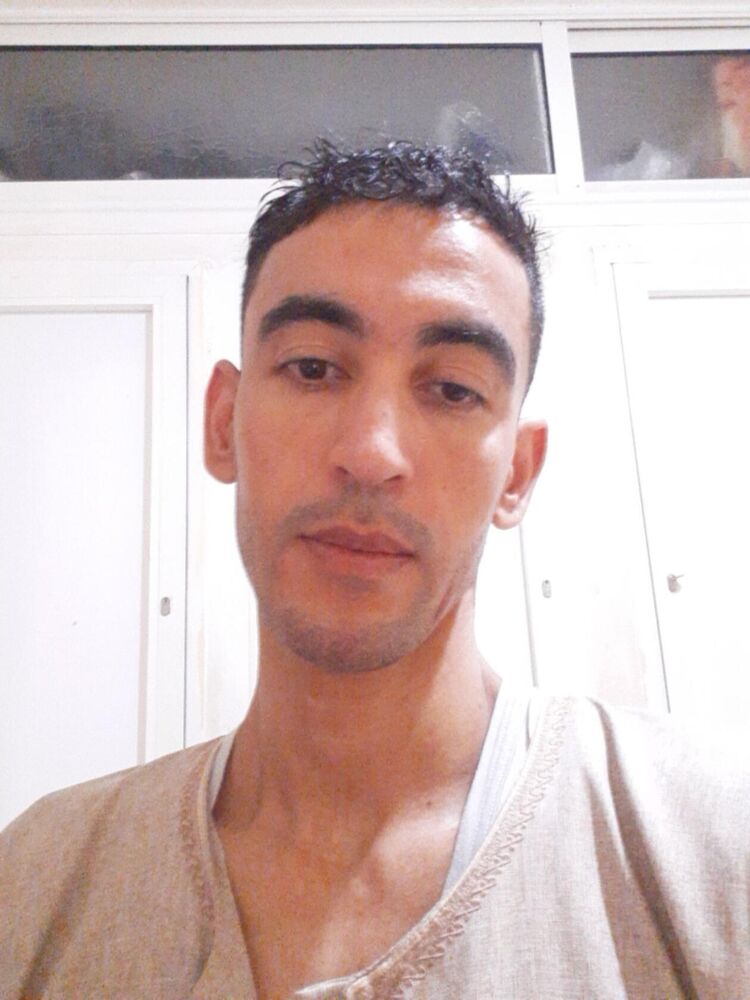  24776110  Abdo, 37 ,    