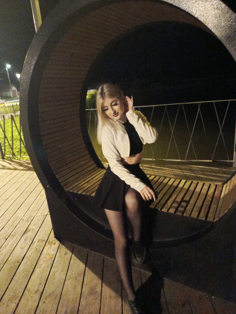  53843610  Viktoria, 20 ,    