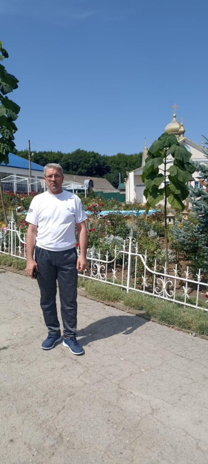  52992430  Slava, 46 ,    