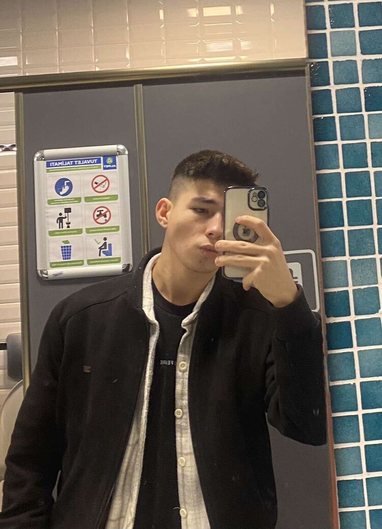  ,   Erhan, 22 ,   ,   