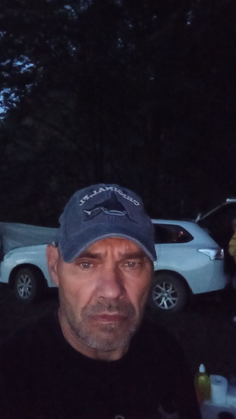  45883620  Alex, 51 ,    