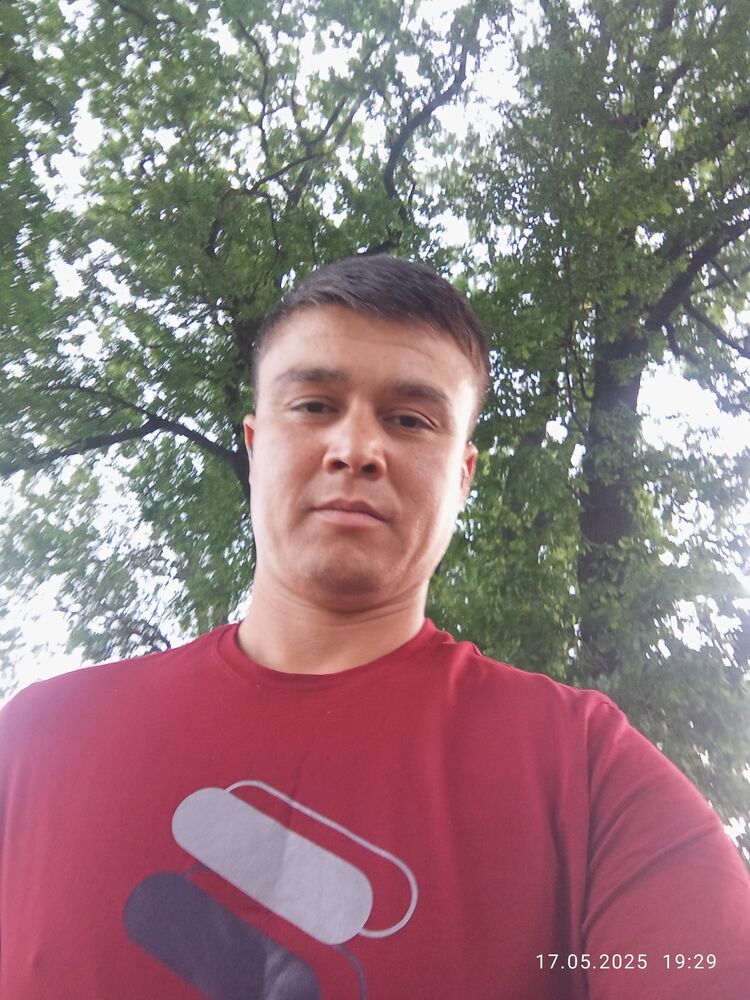  ,   Nik, 32 ,   ,   