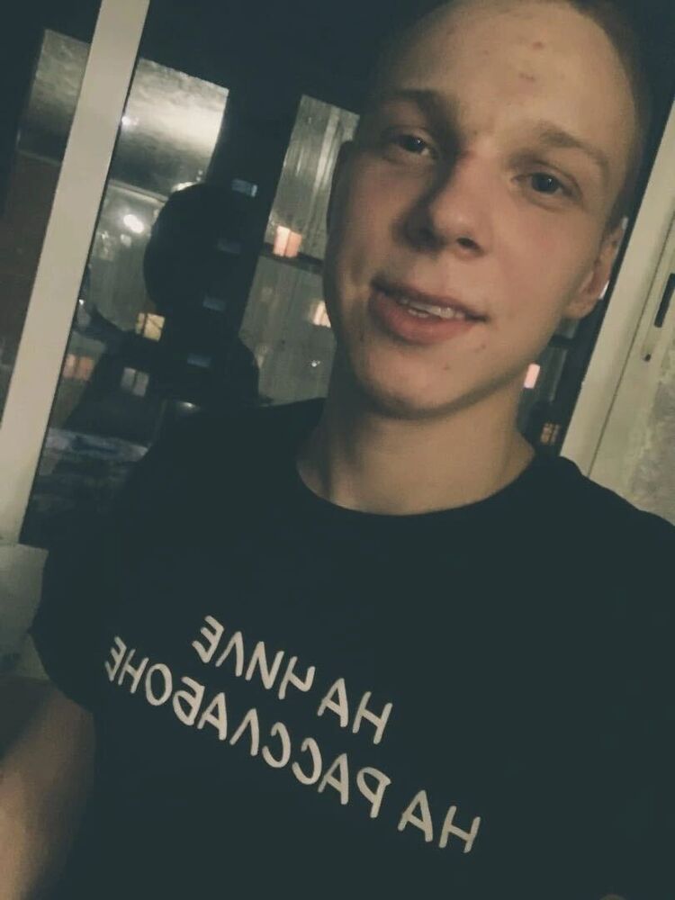  33043120  Nikita, 22 ,    