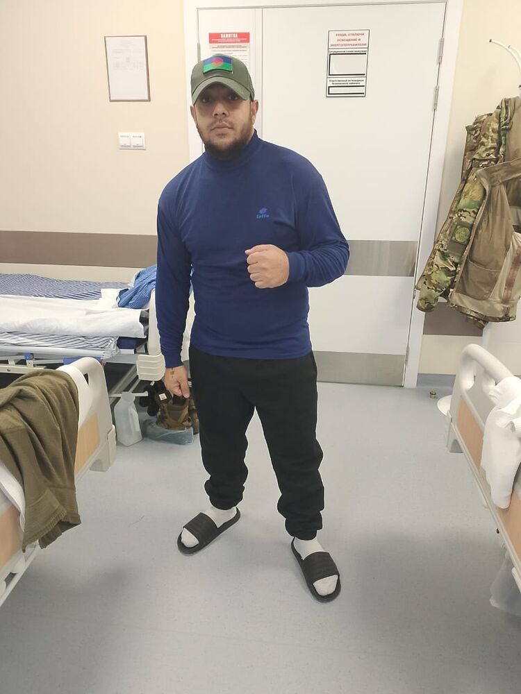  54652760  David, 28 ,    