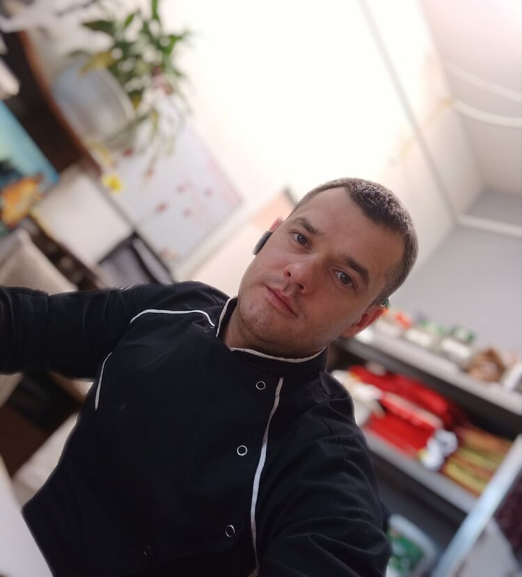  43748210  , 33 ,    