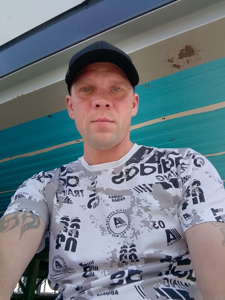  53537280  Anton, 39 ,    