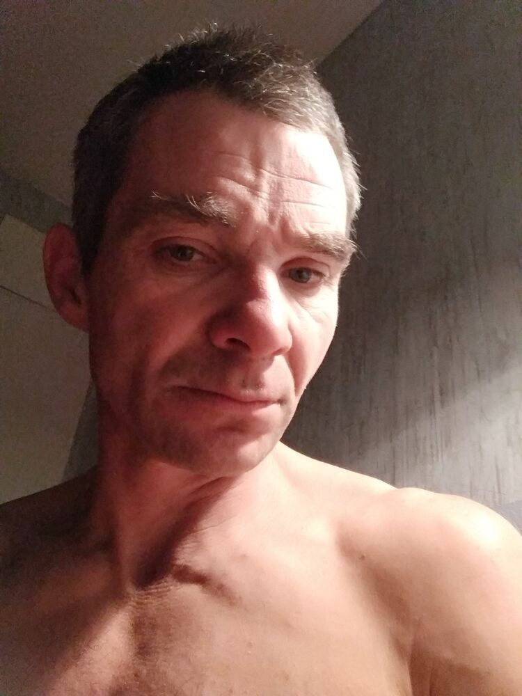  14850980  Robert, 48 ,    