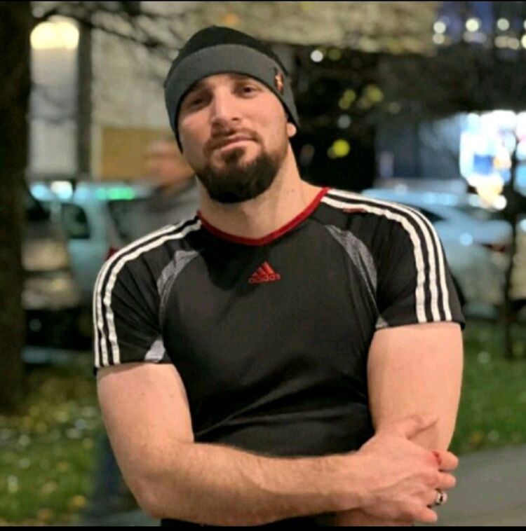  ,   Amir, 28 ,   ,   