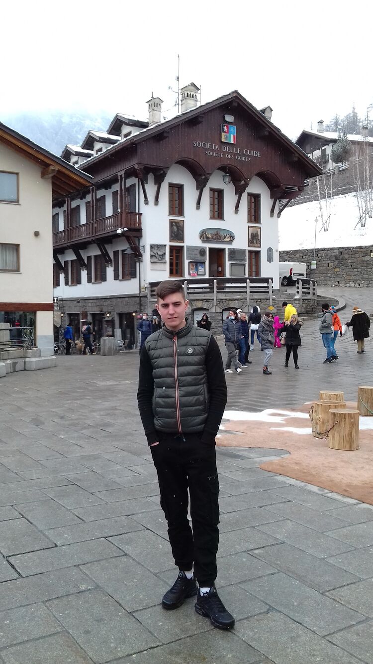  Nerviano,   , 22 ,   ,   