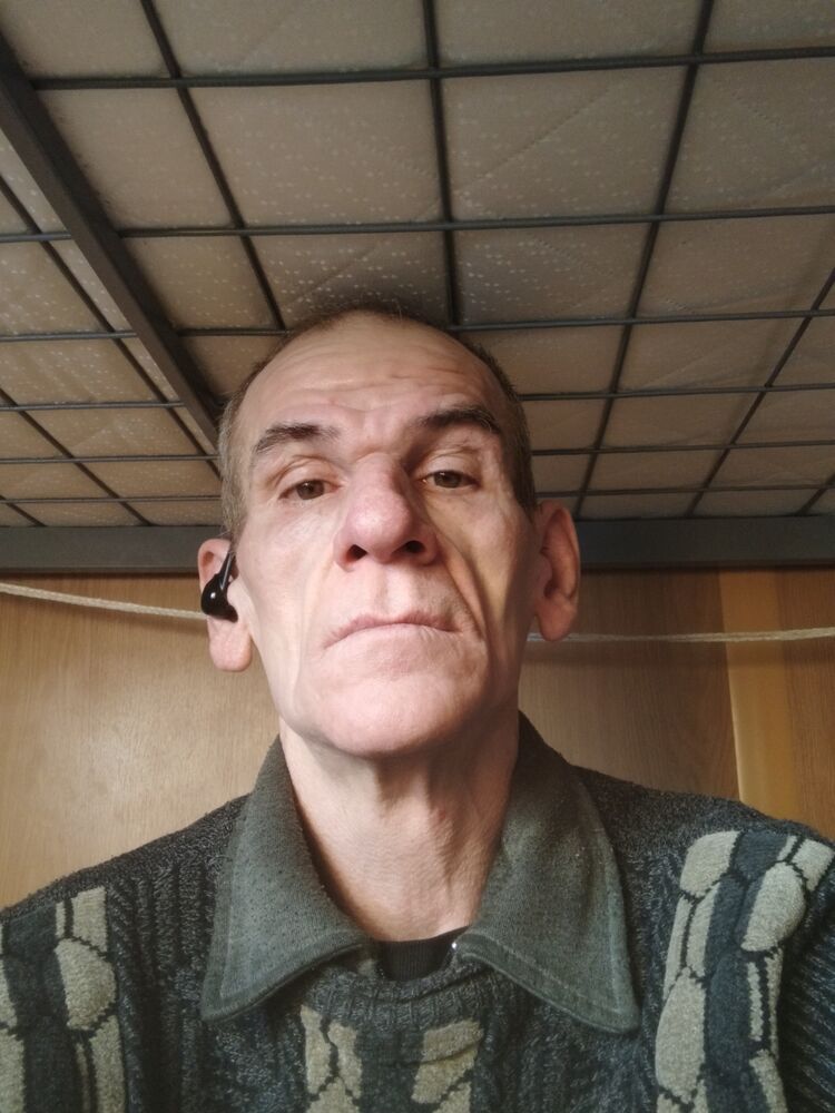  50104350  Iyrii, 44 ,    