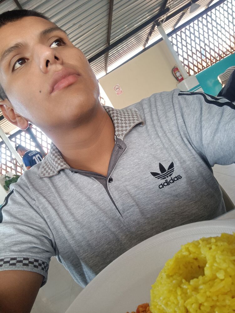  44370330  Jorge Luis, 24 ,    Salaverry
