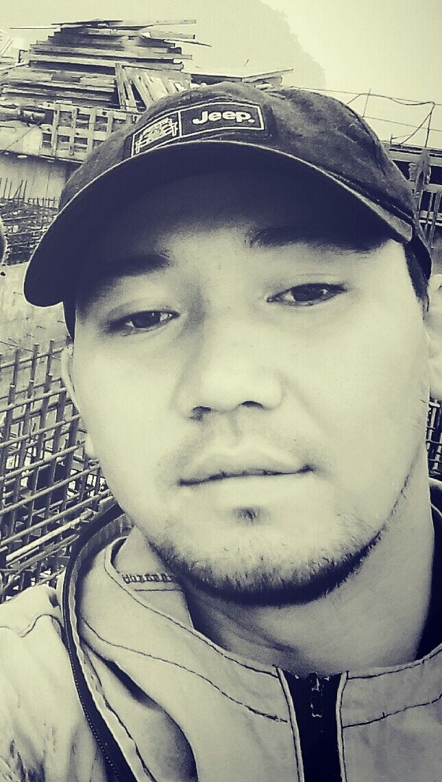  ,   Erlan, 30 ,   ,   , c , 