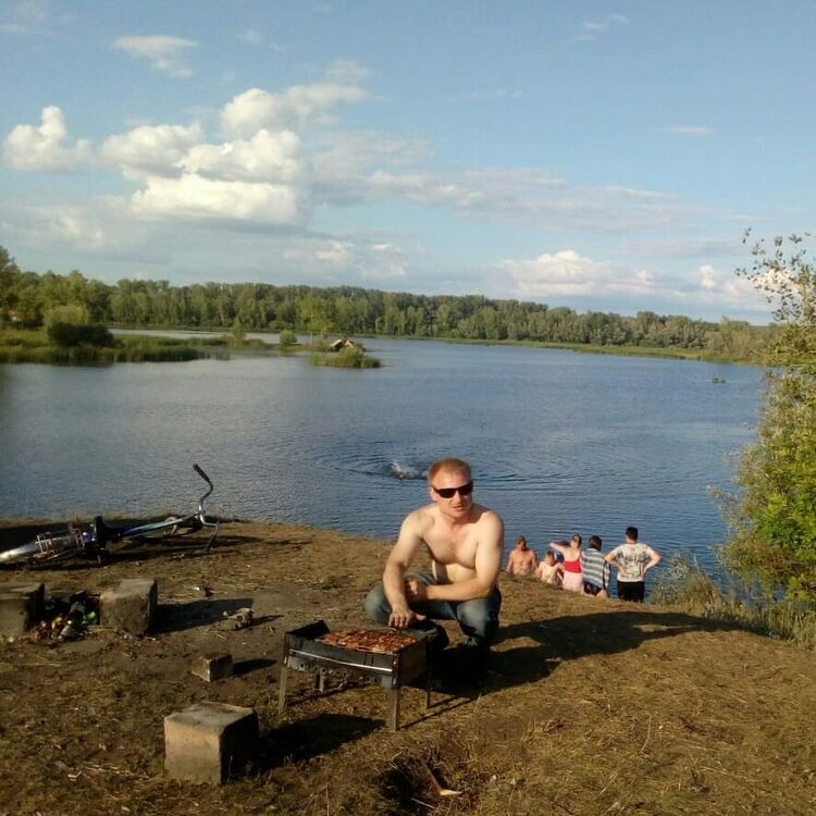  16885600  Aleksandr, 37 ,    