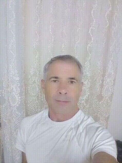  37498430  Vasile, 52 ,    