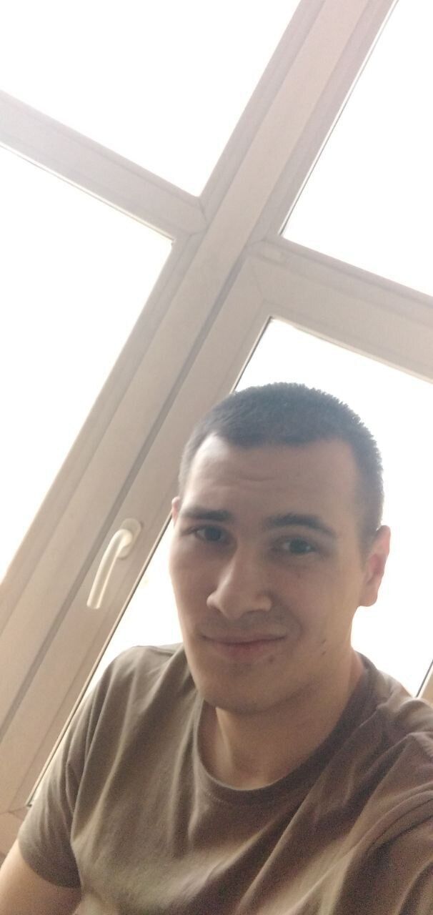  52374810  Kira, 22 ,    