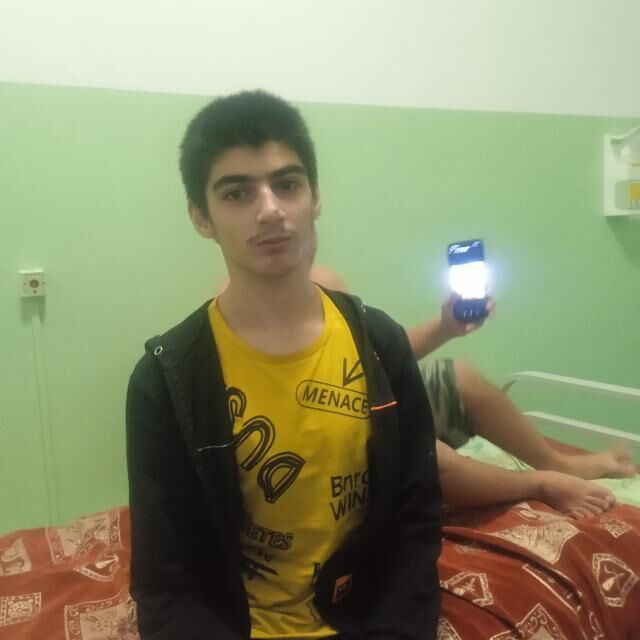  52761530  Kemal, 20 ,    