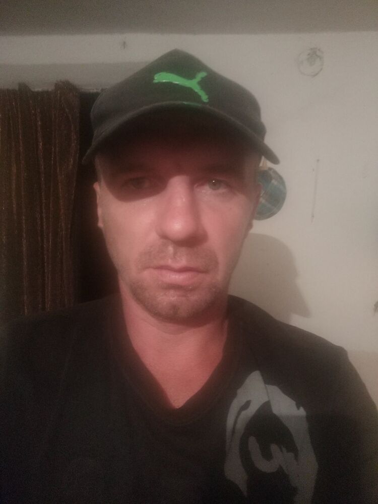  44027310    , 37 ,    