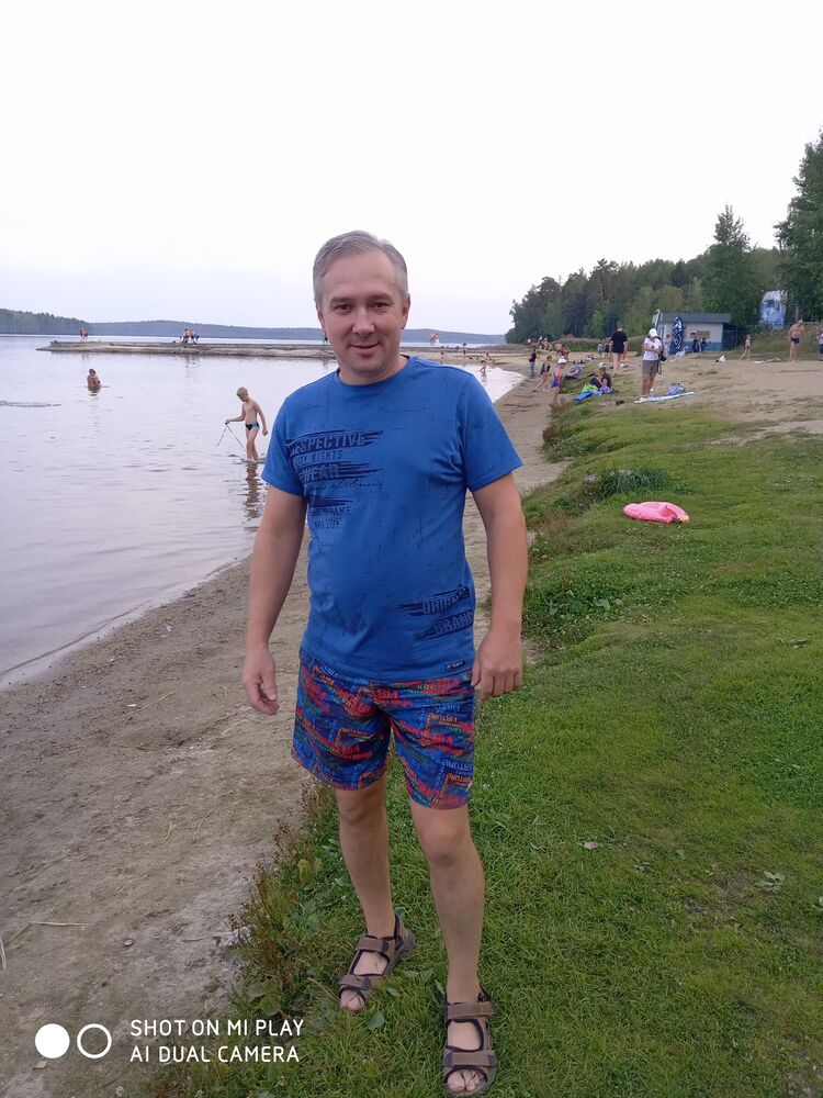  54680780  Sergey, 50 ,    