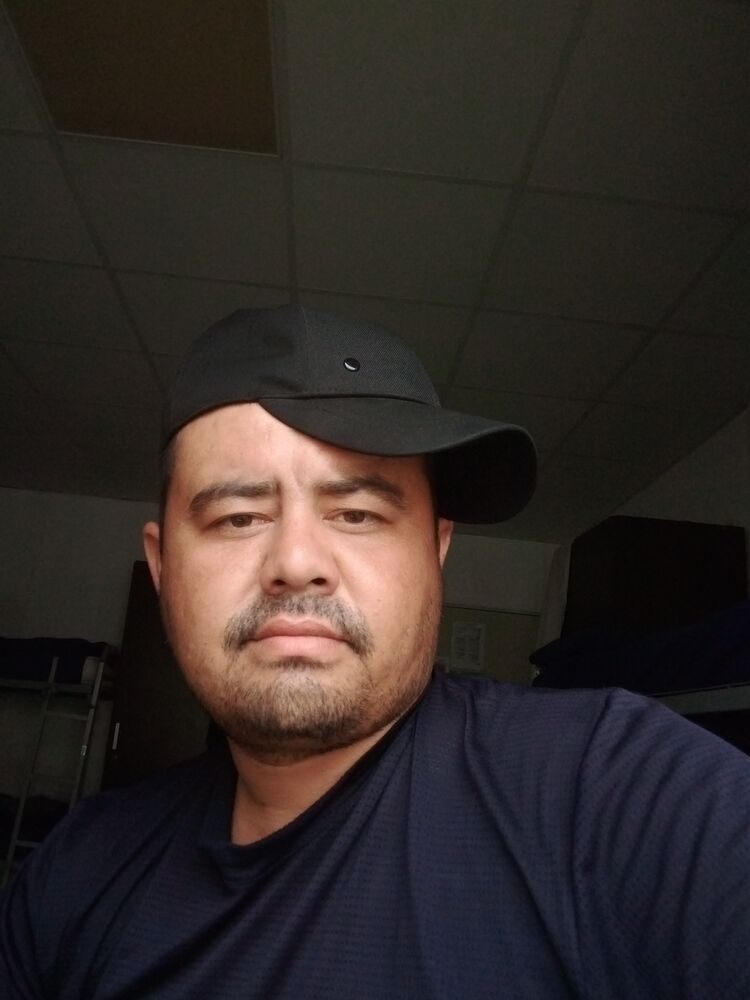  44404930  Bekzod, 31 ,    