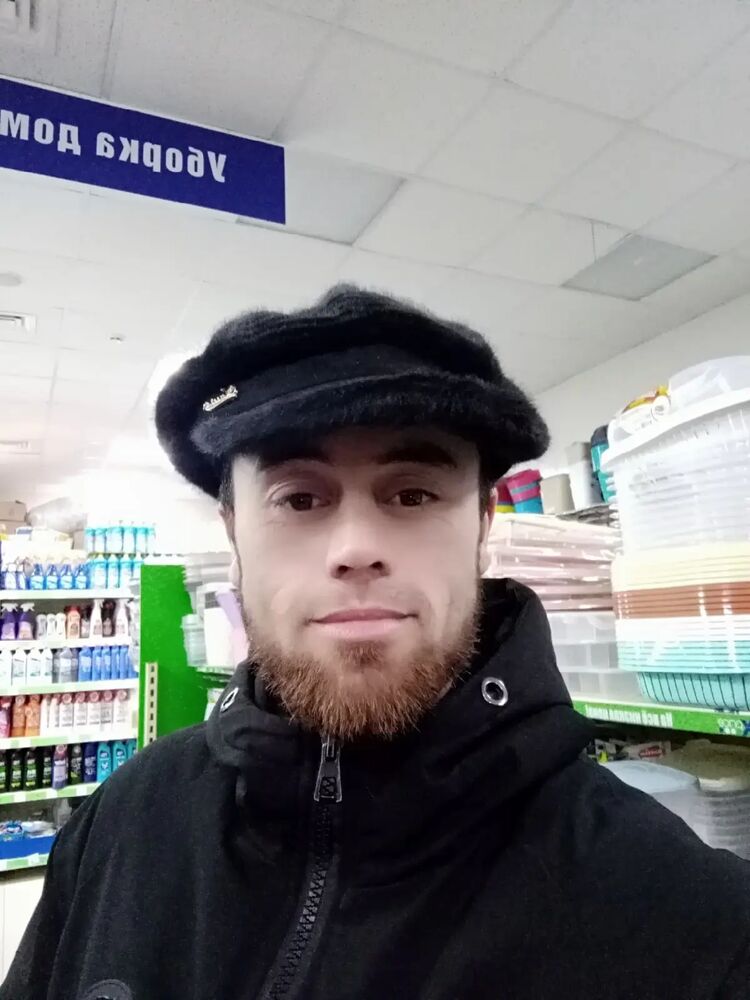  ,   Sharif, 33 ,   ,   