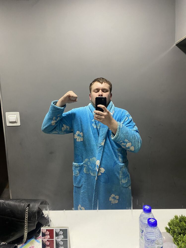  51779160  Kutyukhan, 24 ,    