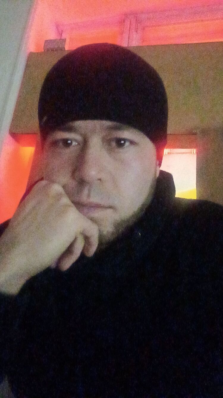  -,   Bek, 28 ,   c 