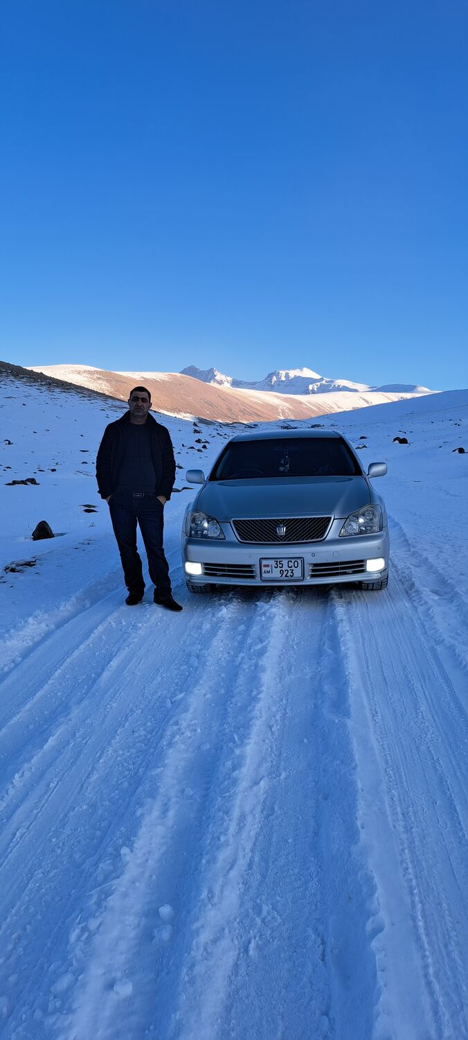  33569370  Sargis, 40 ,    