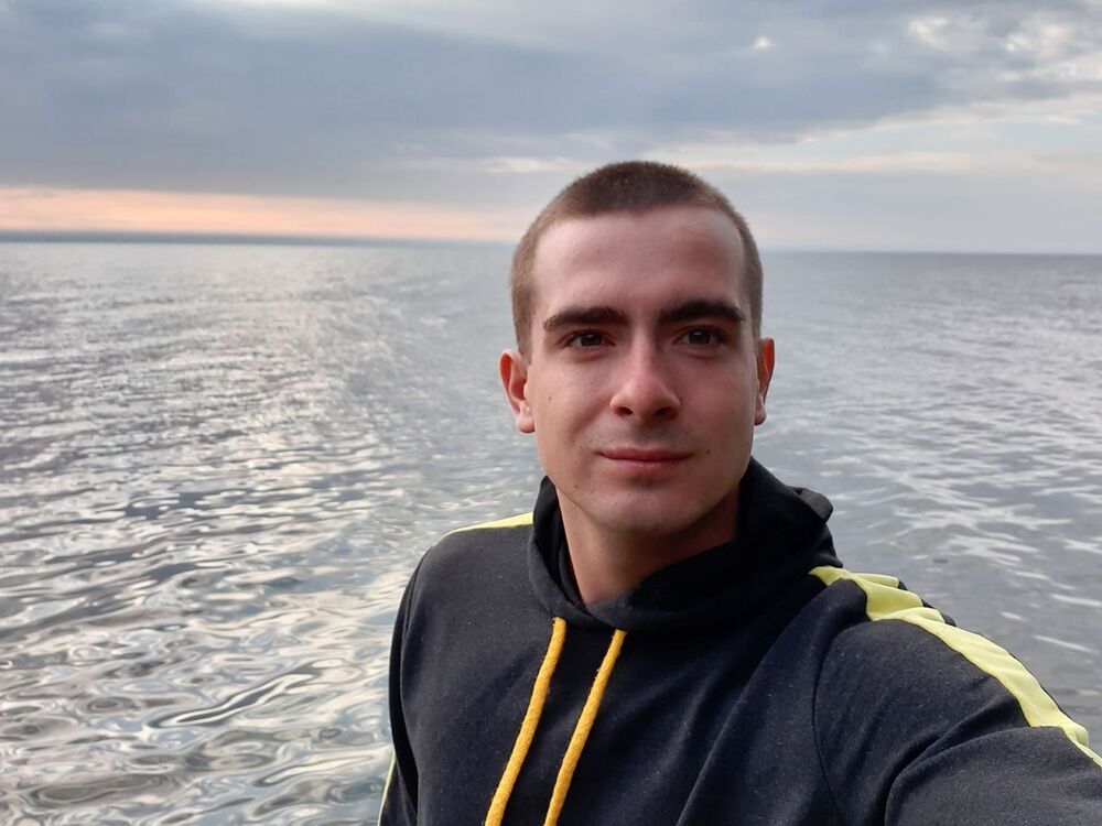  24283850  Sergey, 25 ,    