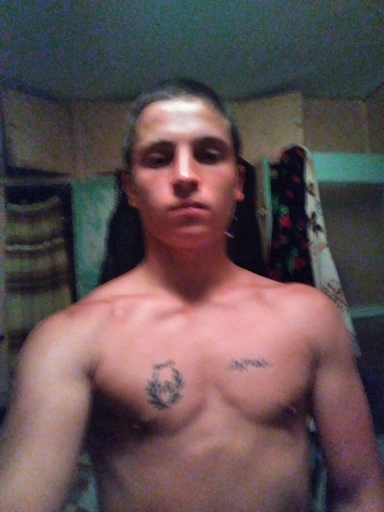  43831490  Artem, 23 ,    