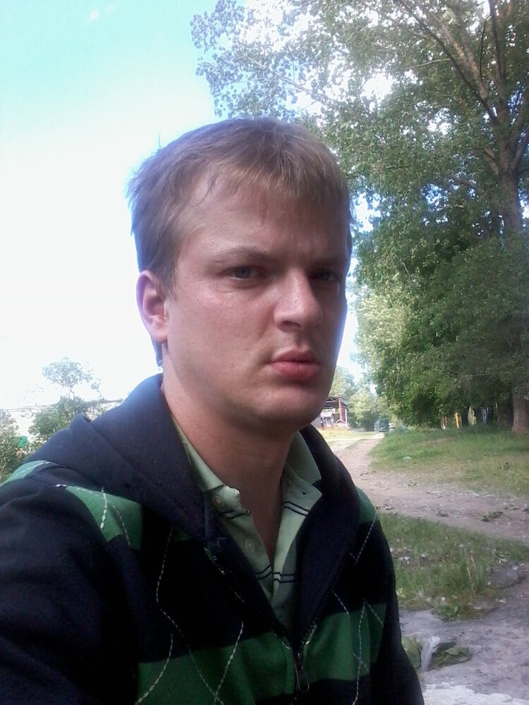  10748190  Ivan, 38 ,    