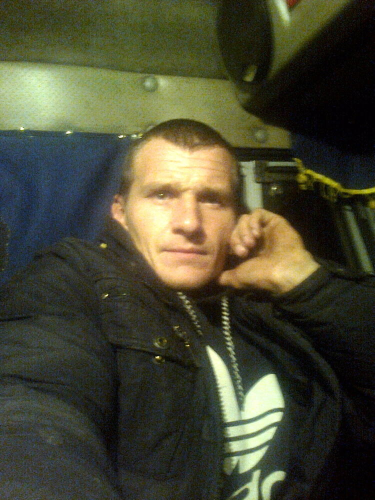  10936670  Hohol, 42 ,    