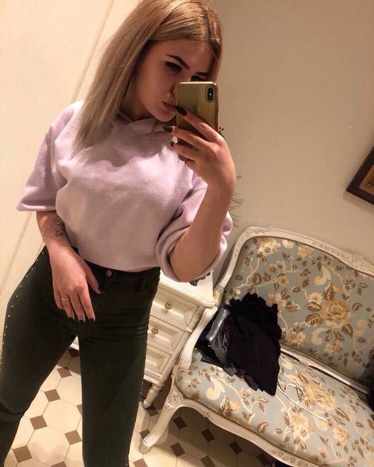  24463700  Elena, 27 ,    
