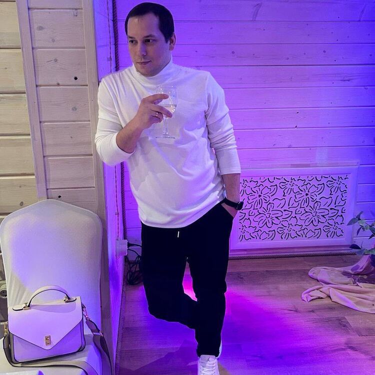   ,   Roman, 34 ,   ,   , 