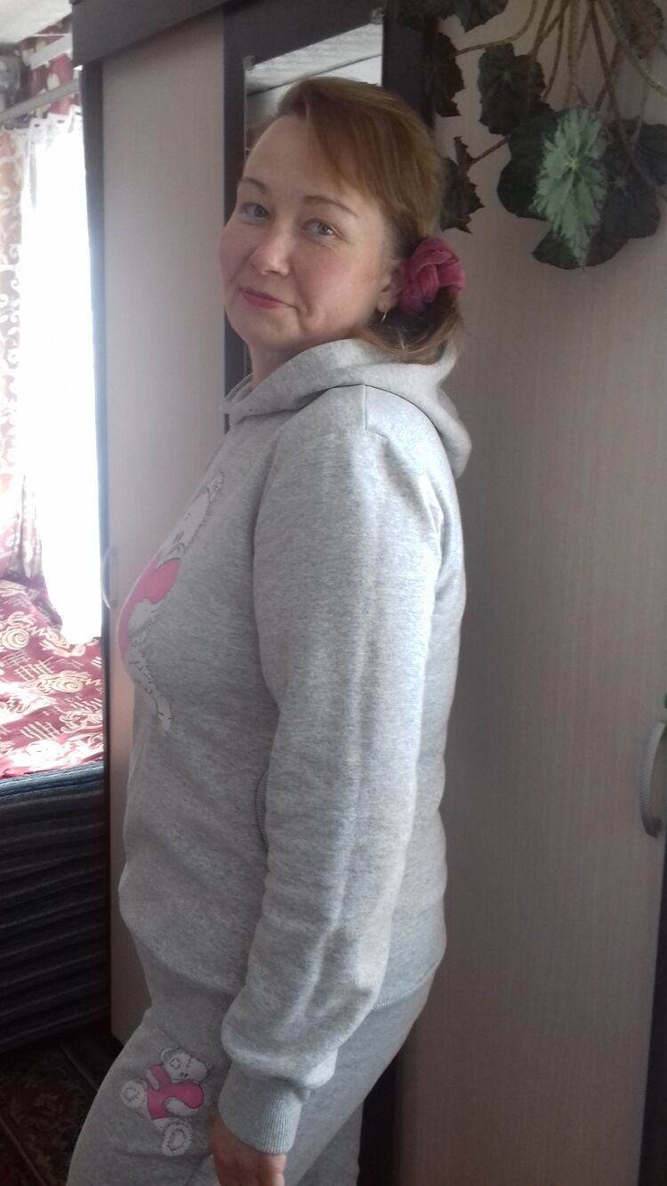  ,   Elena, 48 ,   ,   , c 