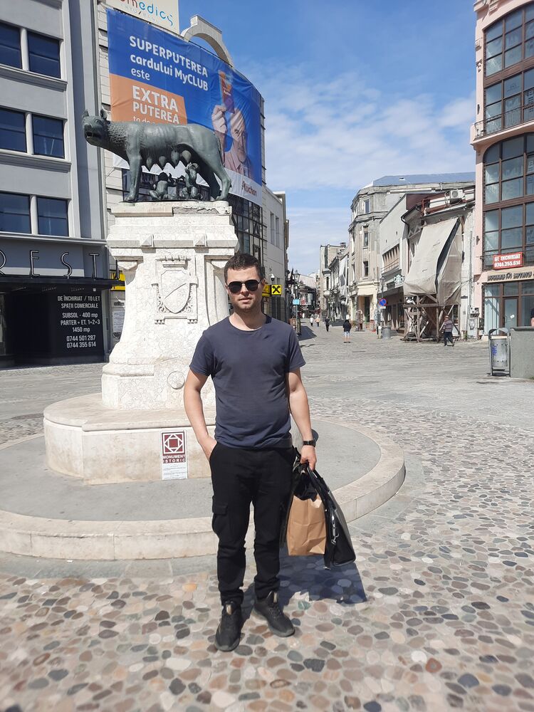  ,   Dima, 32 ,   ,   