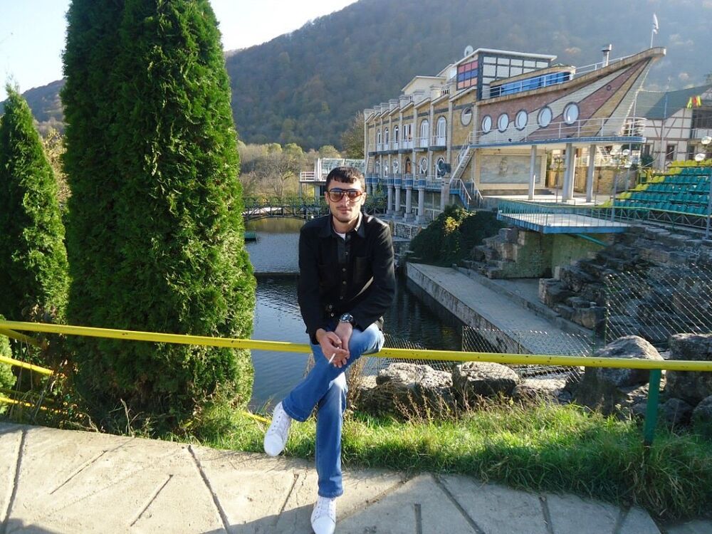  ,   Hovo, 32 ,   