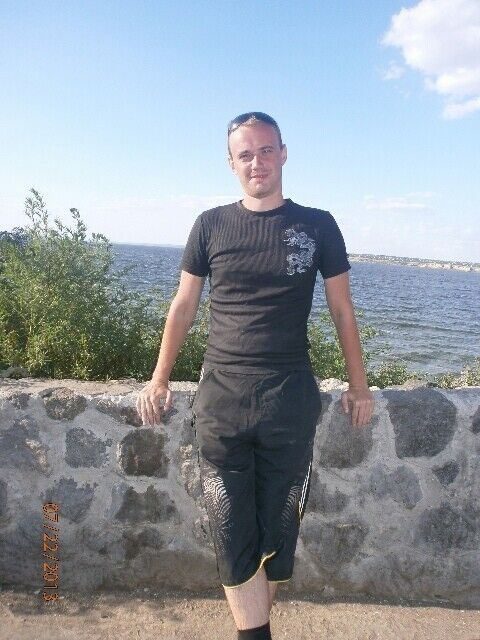  ,   Ruslan, 37 ,   ,   , c , 