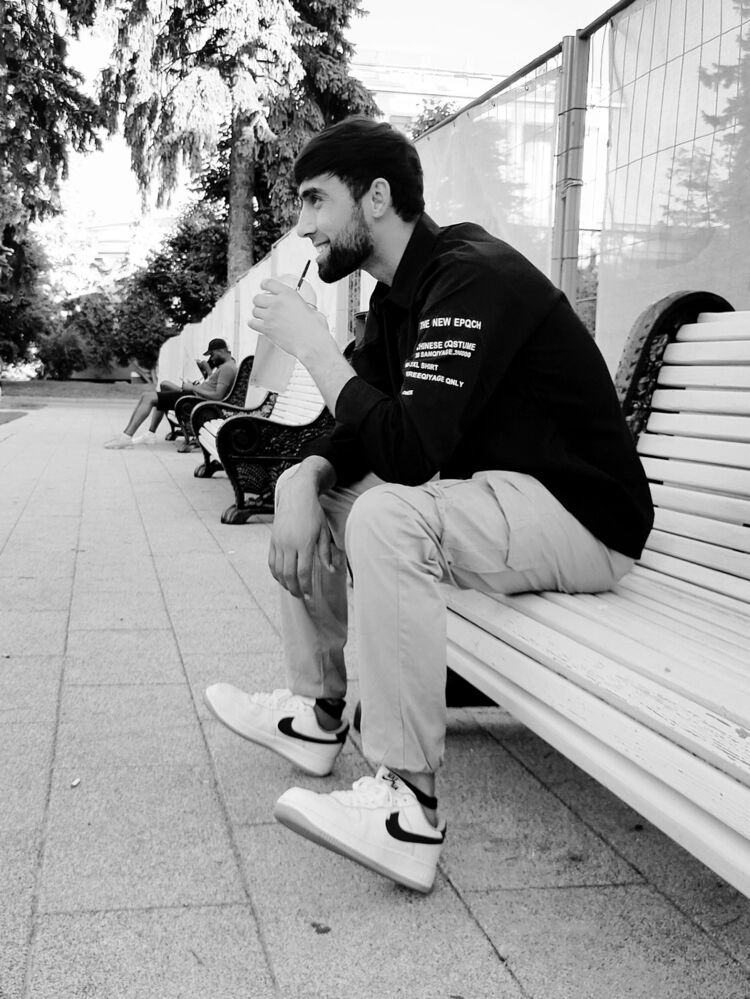  38154840  Abuhs, 28 ,    