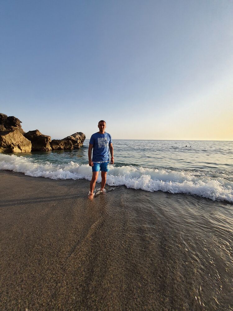  ,   Alex, 33 ,   ,   