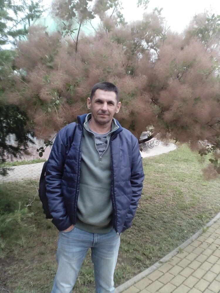  35220030  Andrey, 44 ,    