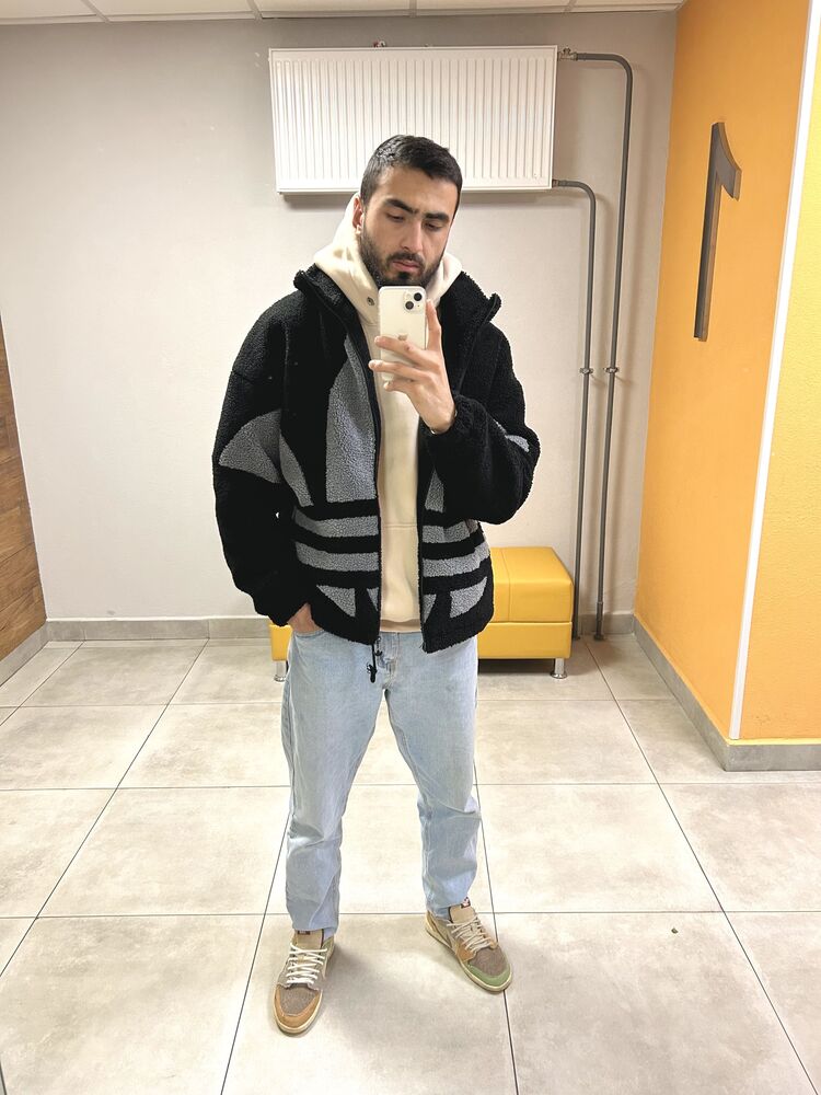  39079440  , 27 ,    -