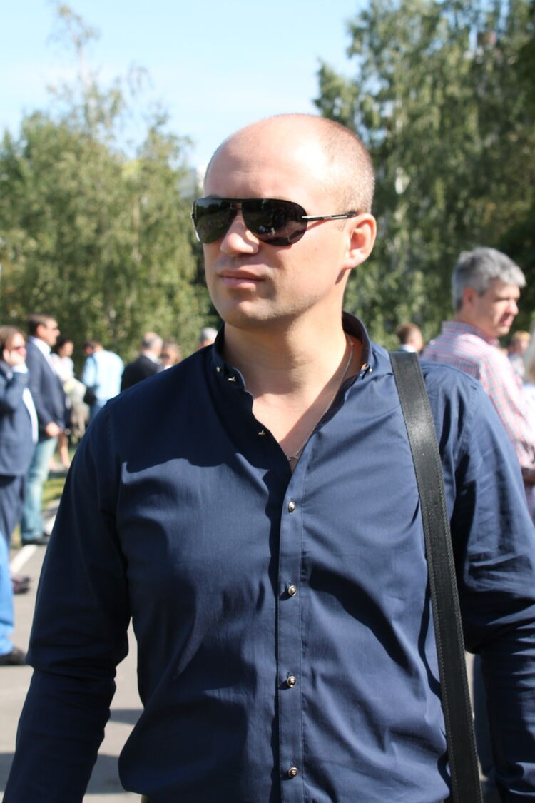  ,   Kevin, 43 ,   