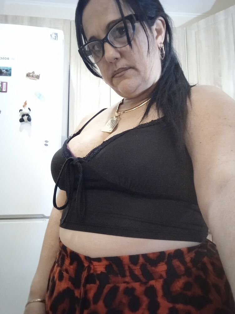  43396130  Yudmila, 43 ,    