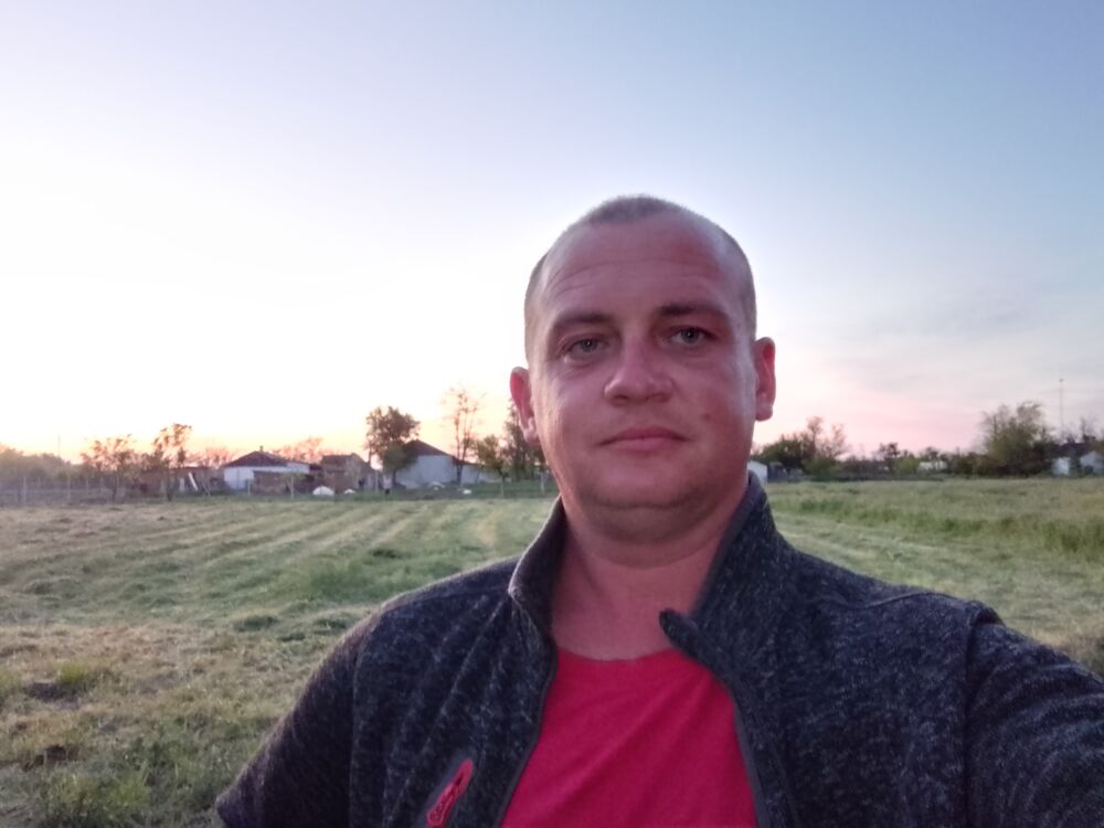  38718490  Vladimir, 36 ,    