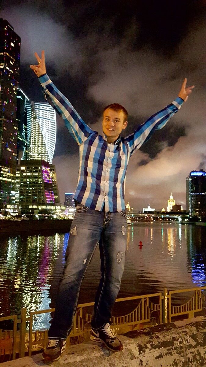  ,   Arty, 33 ,  