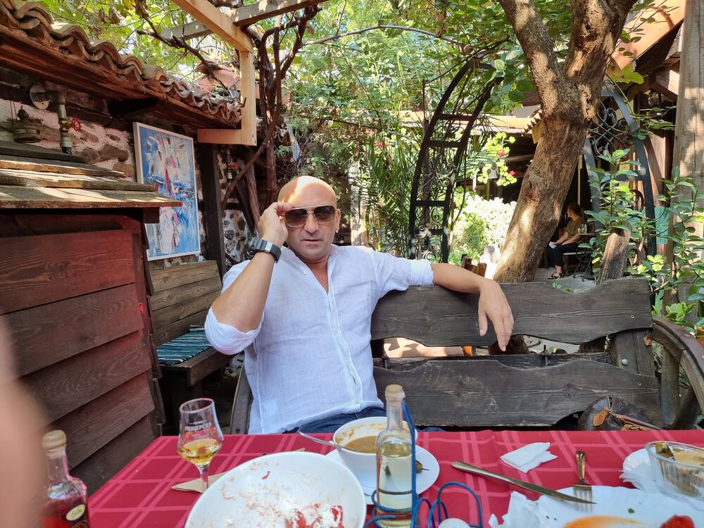  ,   Valeri, 46 ,   ,   