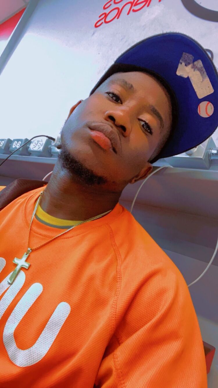  44740060  CHarles, 26 ,    -