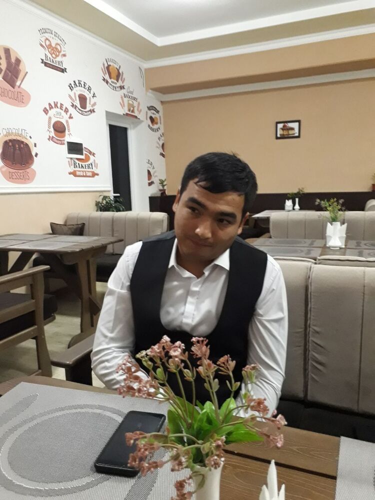  ,   Baxtiyor, 32 ,     
