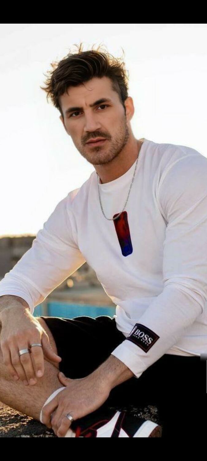  ,   Artur, 40 ,   ,   